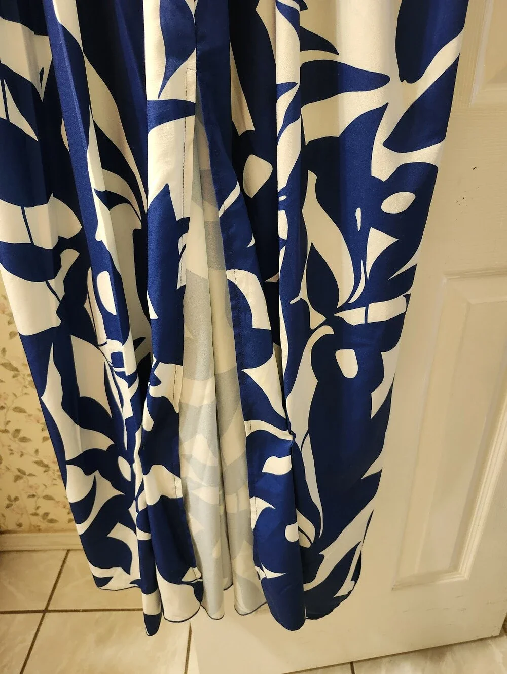 Navy and White Abstract Print Lounger
